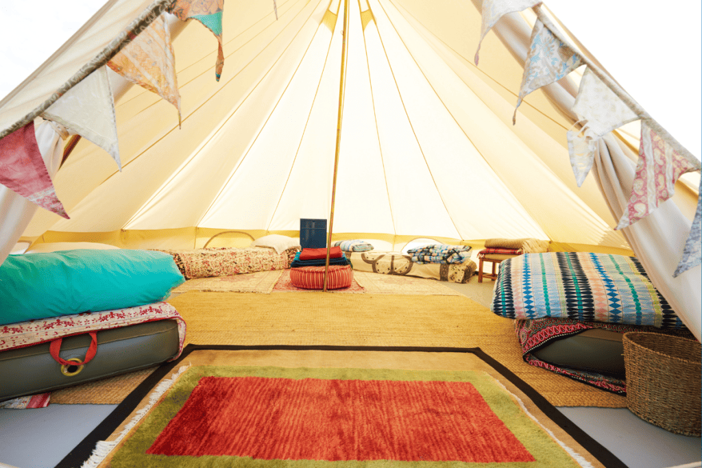 14 CLEVER SPACE SAVING BEDS FOR YOUR SMALL SPACE 23 Air mattress