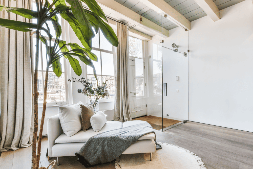 14 CLEVER SPACE SAVING BEDS FOR YOUR SMALL SPACE 17 Chaise lounge