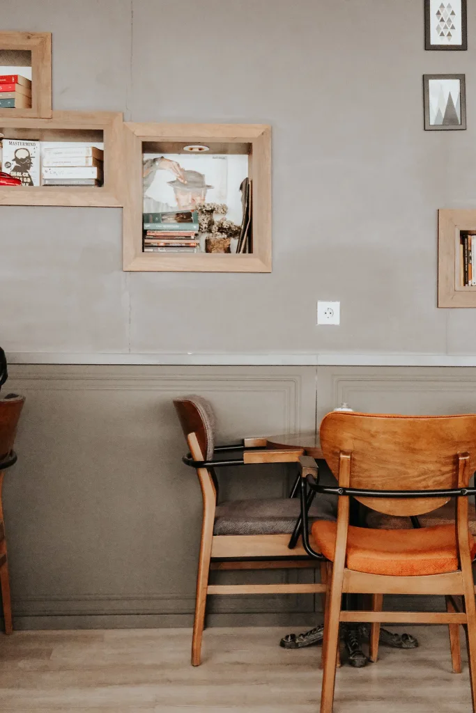 39 VALUABLE ADU IDEAS TO OPTIMIZE SPACE IN A BACKYARD BUILD (700+ PICS) 104 pexels photo 19581571