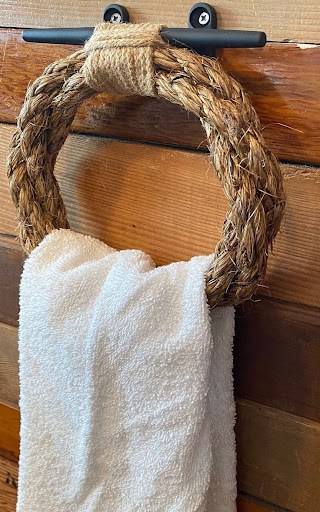 29 SMALL RUSTIC BATHROOM IDEAS ON A BUDGET YOU WILL LOVE 11 rope towel holder jpeg