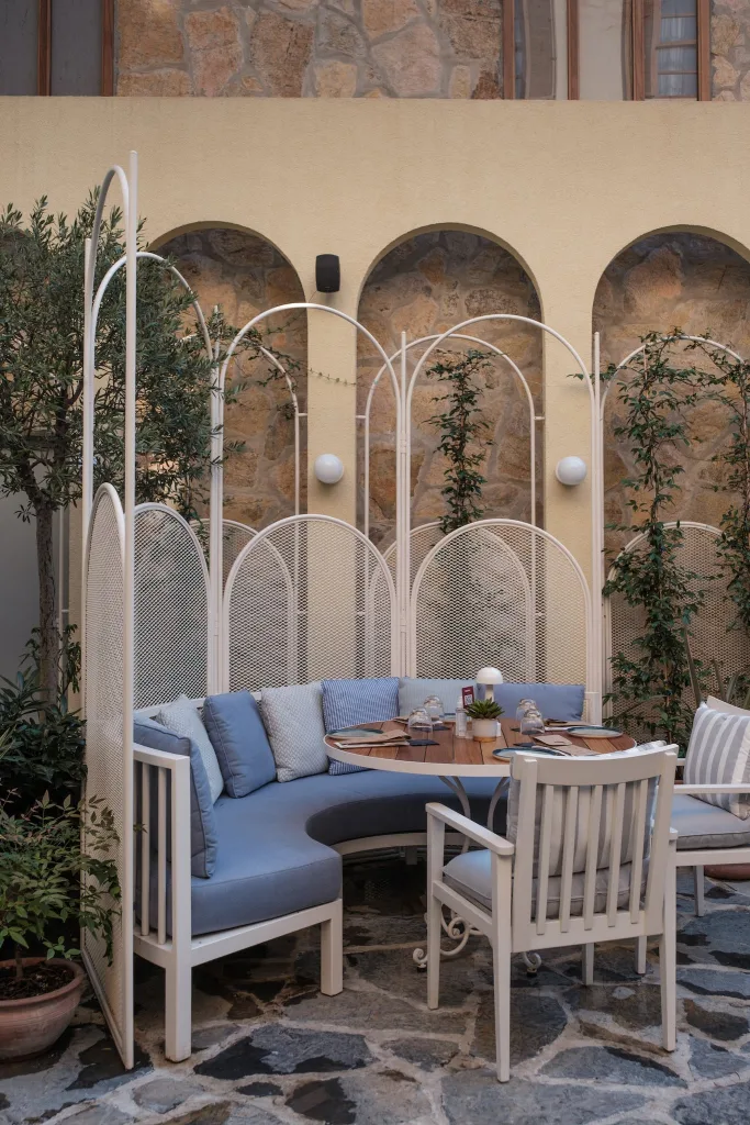 39 VALUABLE ADU IDEAS TO OPTIMIZE SPACE IN A BACKYARD BUILD (700+ PICS) 89 Wooden Dining Table Between Sofa and Armchairs