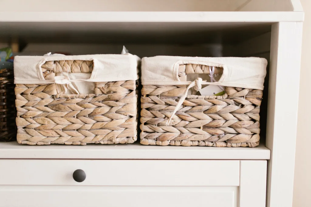 AN EFFICIENCY KITCHEN: DESIGN TIPS & IDEAS TO MAXIMIZE SPACE 18 Woven Baskets on a Shelf